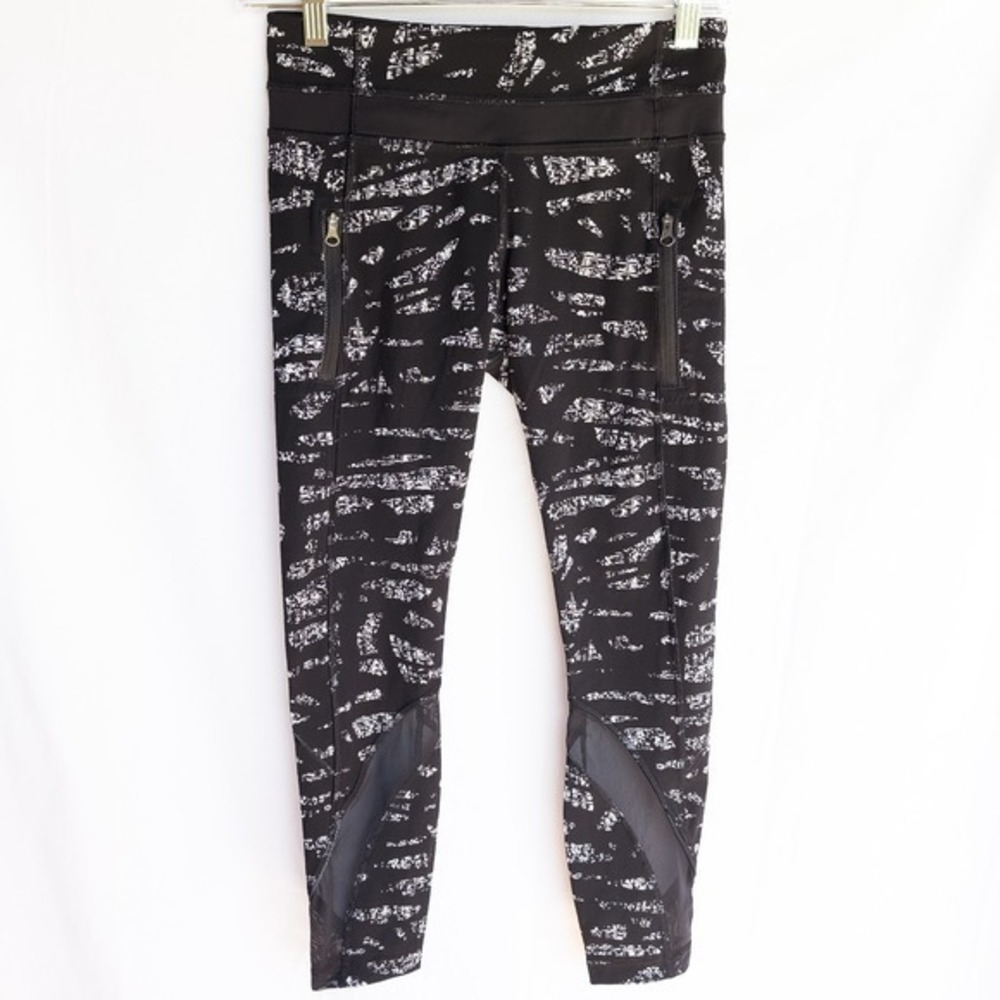 Lululemon‎ Inspire Tight II Graf Black White/Black  7/8 Legging Womens 4 W5LFHS